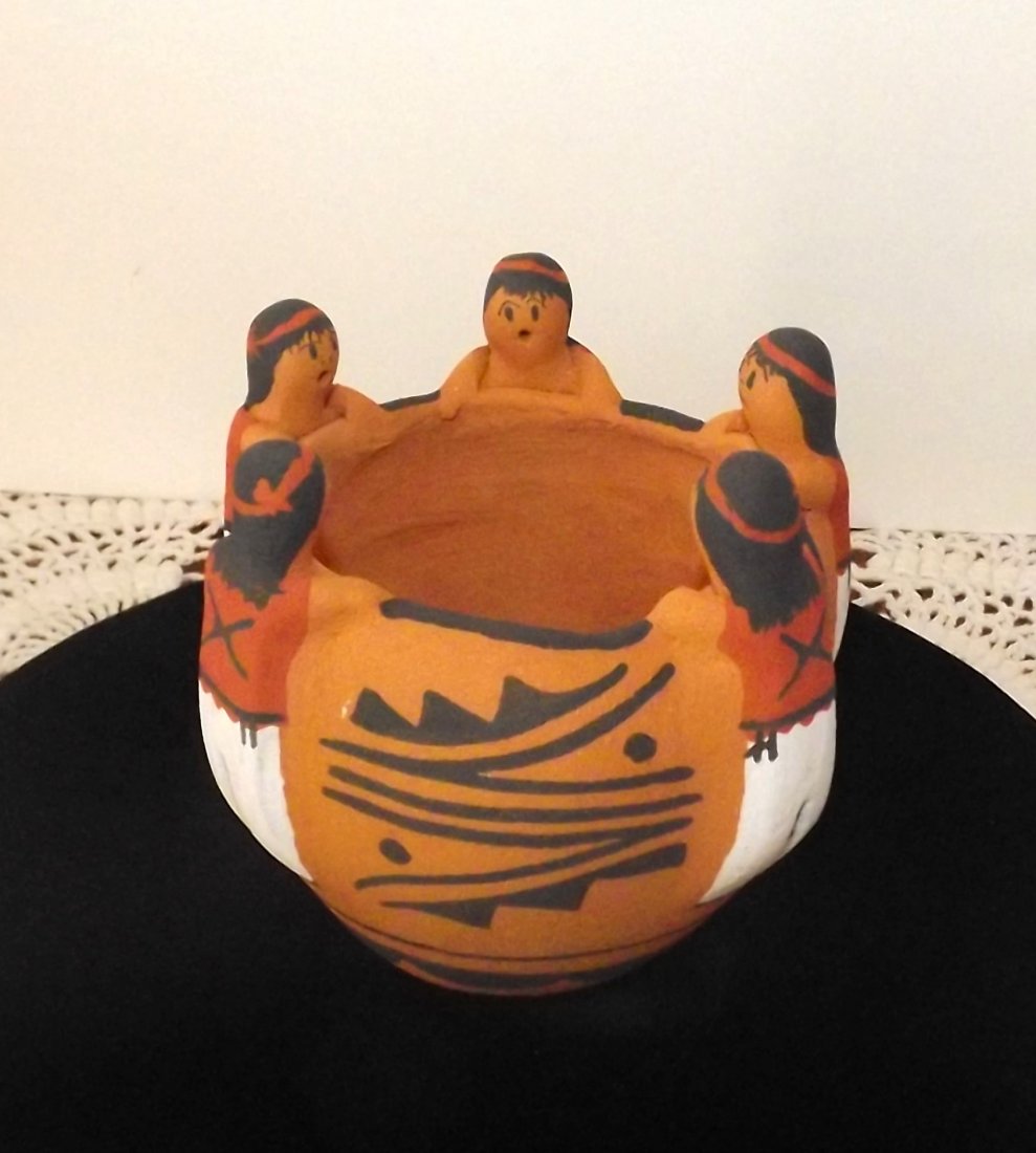 Native American Jemez Pueblo Friendship Pot: For your consideration is this lovely mini friendship pot by a Jemez pueblo artist M. Ortiz. This hand etched and hand painted beauty features a detailed, intricate design and color scheme. The clays 