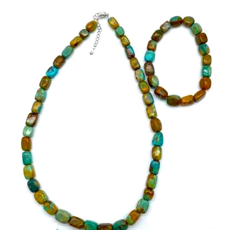 Vintage Southwestern Turquoise Necklace & Bracelet Set Sterling Silver: Vintage Southwestern Turquoise Necklace & Bracelet Set Sterling Silver. Southwestern turquoise set with timeless, classic design . Great set to layer with your Navajo pearls and other turquoise neckla