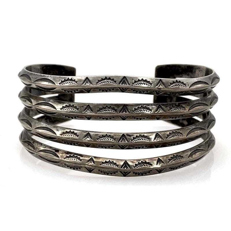 Old Pawn Navajo Carinated Ingot Cuff Bracelet Sterling Silver Native: For your consideration is this stunning Old Pawn Navajo sterling silver 4 row carinated, ingot cuff bracelet. The cuff is in nice vintage condition with heavy patina, can be polished upon request. Thi