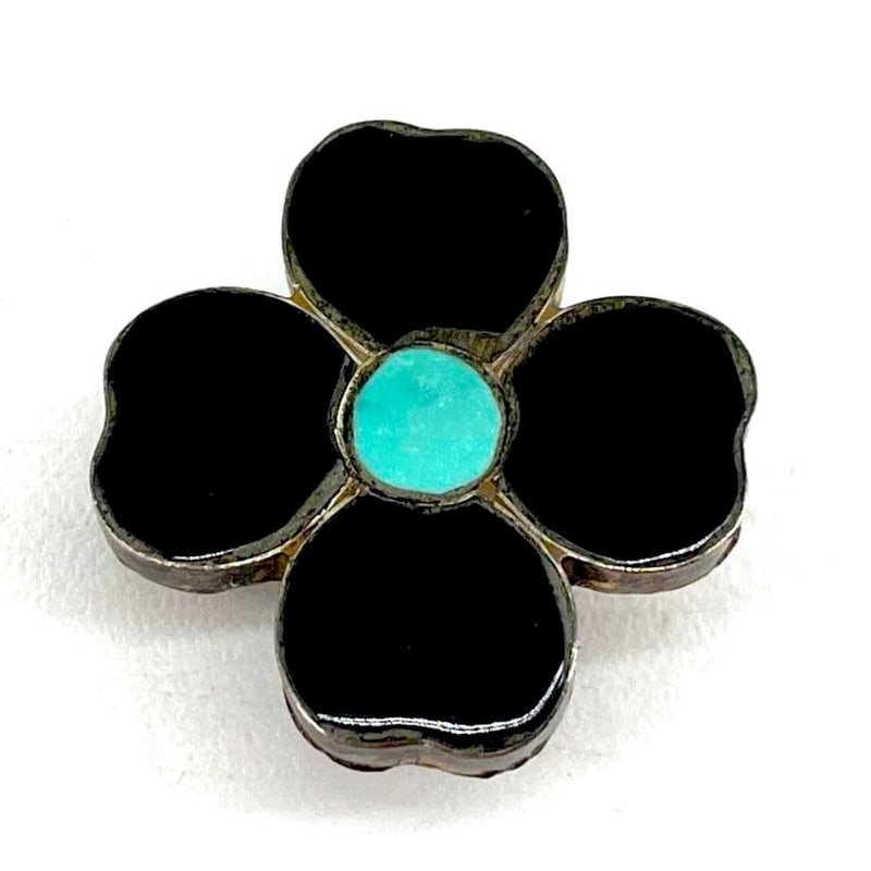 Vintage Zuni Flower Inlay Pin Pendant Brooch Turquoise Jet Sterling Silver: Stunning vintage Zuni sterling silver jet and turquoise inlay flower pin/pendant. Measures about 3/4". All stones are original and intact. Unmarked as most vintage Native jewelry pieces from the time 