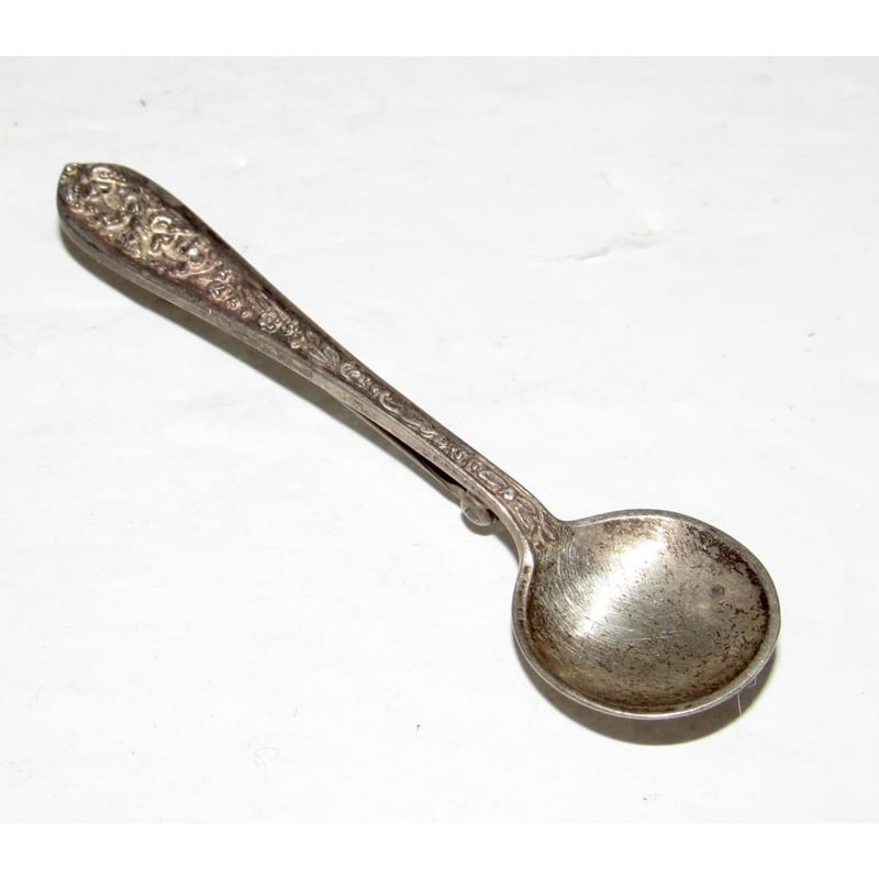 Vintage Mexican Silver Spoon Brooch Pin - Good Luck Charm: Vintage Mexican silver spoon brooch pin, traditionally sold as a "good luck spoon" and associated with luck and prosperity. This charming piece features classic decorative detailing and measures appro