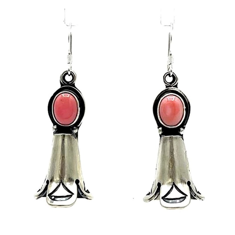 Navajo Pink Conch Squash Blossom Dangle Earrings Sterling Silver Signed: Navajo Pink Conch Squash Blossom Dangle Earrings Sterling Silver Signed. It measures about 1 1/4" long by about 1/2" wide with sterling silver French wires. Weigh 8g total weight for both. Signed by t
