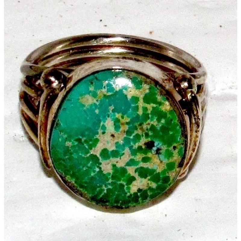 Navajo Royston Turquoise Men Ring Sz 10.5 Sterling Silver: Navajo Royston Turquoise Men Ring Sz 10.5 Sterling Silver. Here is a wonderful opportunity to add this stunning Royston turquoise statement men ring crafted by the skilled Navajo artist. A testament t