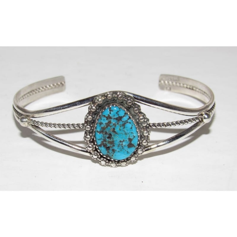Navajo Kingman Turquoise Cuff Bracelet Sterling Silver Native Signed: Fab dainty classic Navajo sterling silver and gorgeous Kingman turquoise stacker cuff bracelet. Traditional hand etched design, accented with a Kingman turquoise cabochon. The inside circumference is 