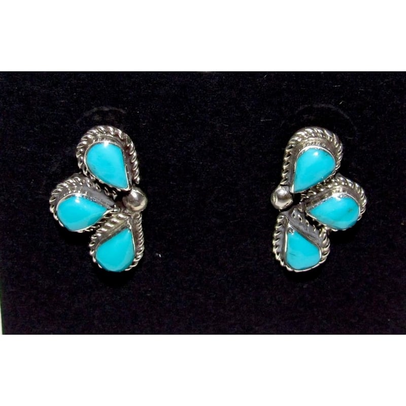 Navajo Sleeping Beauty Turquoise Half Cluster Post Earrings Sterling Silver: Navajo Sleeping Beauty Turquoise Half Cluster Post Earrings Sterling Silver. Traditional hand cluster design, lightweight and wear comfortably. Enhance your jewelry collection with a touch of Native