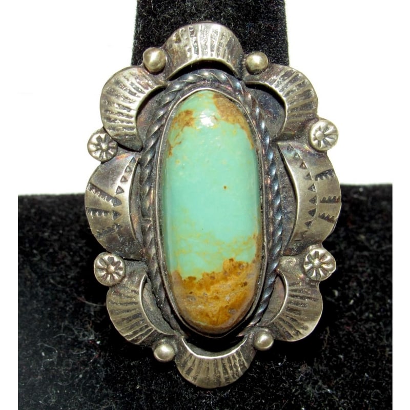 Navajo Royston Turquoise Statement Ring Sz 9 Sterling Silver Signed Native: For your consideration is this stunning Navajo sterling silver and Royston turquoise statement ring in size 9. The ring features intricately hand etched blossom design in sterling silver accented with