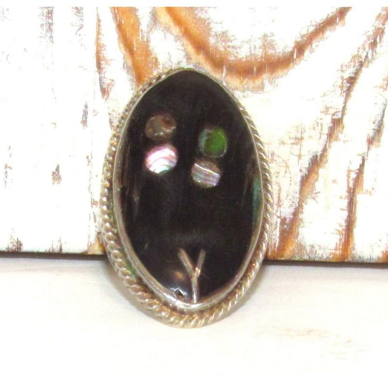 Vintage Taxco Brooch Ring Sz 5.5 925 Silver Jet & Abalone: Stunning vintage Taxco Jet & Abalone ring, size 5.5. Hallmarked with the artist's hallmark, stamped for silver. Measures about 1 3/4". Fabulous collectible early Taxco piece to add to any jewelry coll