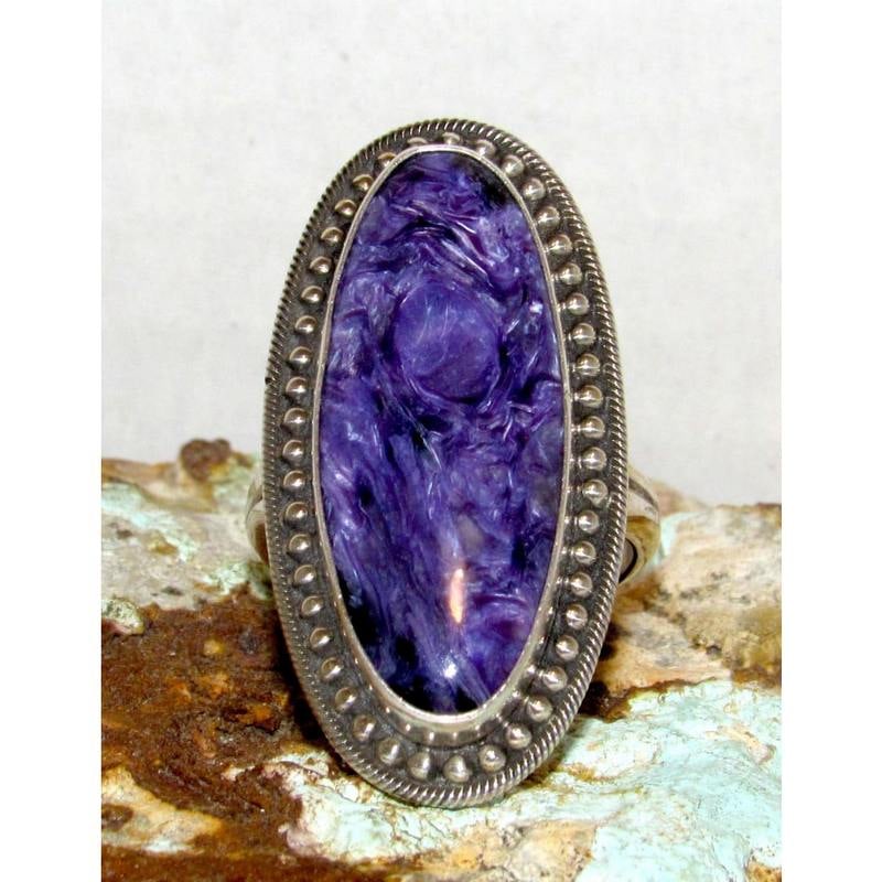 Navajo Purple Charoite Statement Ring Size 10 Sterling Silver Sheila Tso Signed: Navajo Purple Charoite Statement Ring Size 10 Sterling Silver Sheila Tso Signed. Stunning statement Navajo sterling silver & purple charoite ring in size 10 by the Navajo artist Sheila Tso. Wonderful 