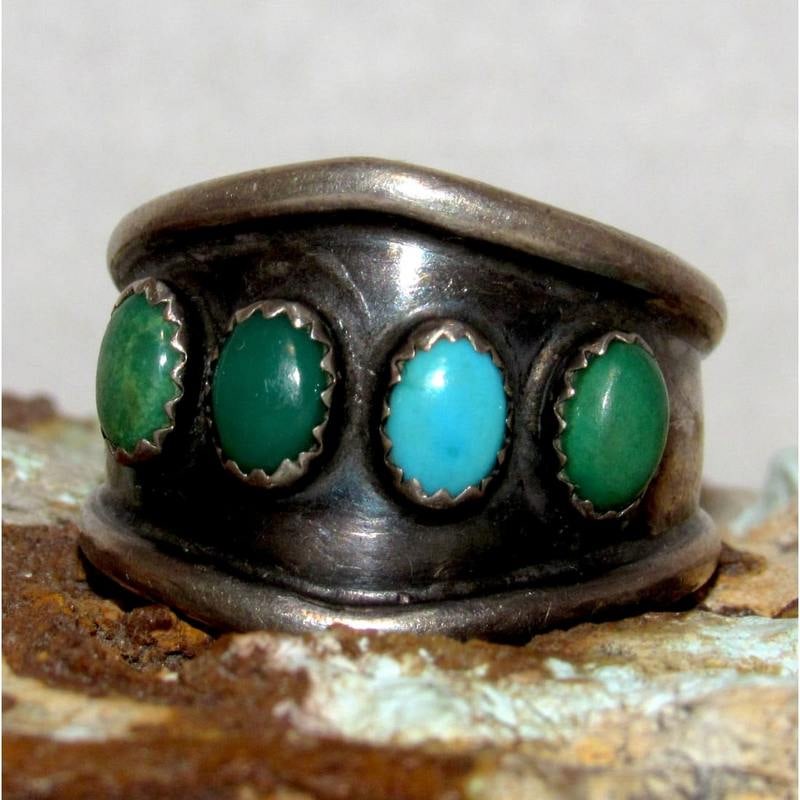 Old Pawn Navajo Cerrillos Turquoise Ring Size 7 Sterling Silver Native American: Old Pawn Navajo Cerrillos Turquoise Ring Size 7 Sterling Silver Native American. Wonderful early vintage collectible Navajo sterling silver and legendary Cerrillos turquoise ring in size 7. Wonderful 