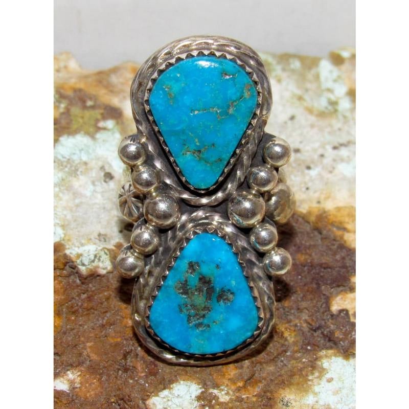 Navajo Kingman Turquoise Statement Ring Sz 7 Sterling Silver Signed: Navajo Kingman Turquoise Statement Ring Sz 7 Sterling Silver Signed. For your consideration is this stunning Native American Navajo sterling silver and two stone Kingman turquoise cabochons statement 