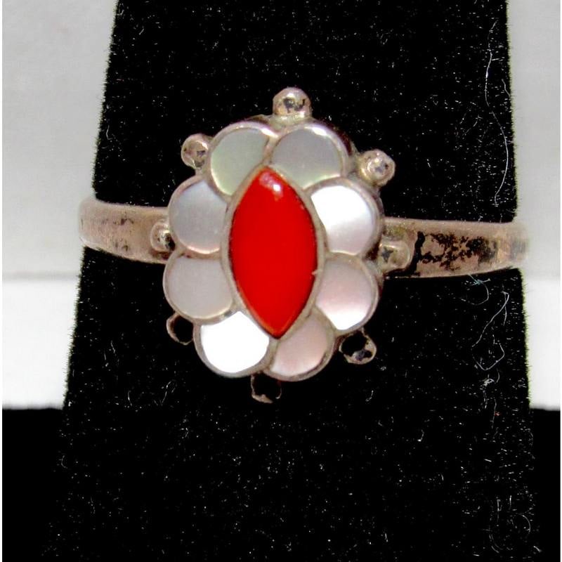 Old Pawn Zuni Coral Mother of Pearl Inlay Ring Sz 7 Sterling Silver Vintage: Old Pawn Zuni Coral Mother of Pearl Inlay Ring Sz 7 Sterling Silver Vintage. For your consideration is this stunning vintage Zuni sterling silver and floral mother of pearl and coral ring in nice vint