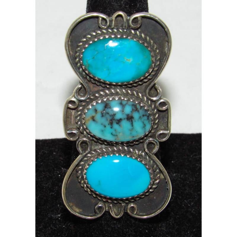 Navajo Kingman & Number 8 Turquoise Ring Sz 7 Sterling Silver Signed: Navajo Kingman & Number 8 Turquoise Ring Sz 7 Sterling Silver Signed. For your consideration is this spectacular Native American Navajo sterling silver, Kingman & Number 8 turquoise statement ring in 