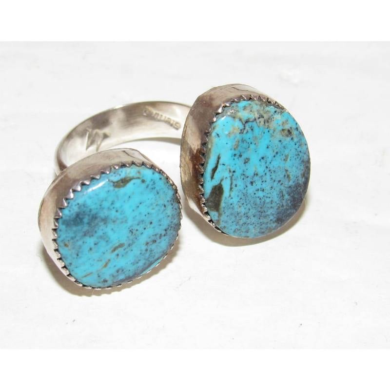 Navajo Crow Springs Turquoise Ring Sz 8 Adjustable Sterling Silver J Long: Navajo Crow Springs Turquoise Ring Sz 8 Adjustable Sterling Silver J Long. This exquisite ring showcases the artistry capturing the essence of Navajo craftsmanship. In a size 7.5, it offers a comforta
