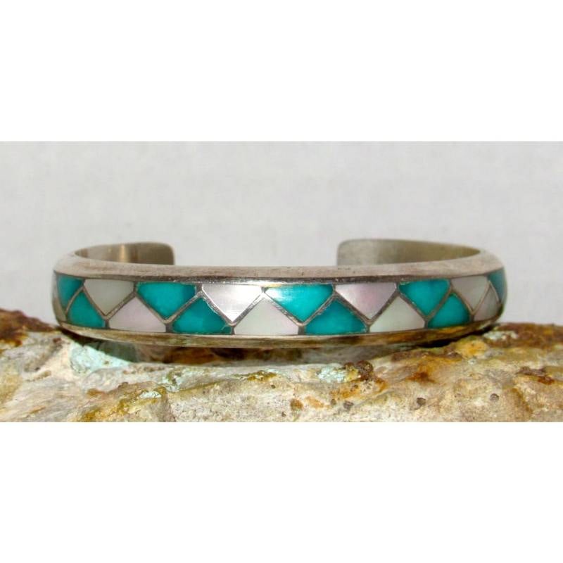 Old Pawn Zuni Inlay Turquoise MOP Cuff Bracelet Lorrie and Marcie Kallestewa: Old Pawn Zuni Inlay Turquoise MOP Cuff Bracelet Lorrie and Marcie Kallestewa. For your consideration is this exquisite, collectible Zuni sterling silver , mother of pearl and turquoise stone fish scal