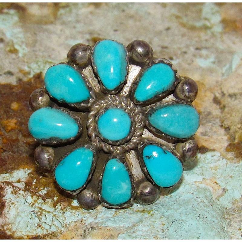 Navajo Blue Royston Turquoise Cluster Ring Sz 7 Sterling Silver M. Apachito: Navajo Blue Royston Turquoise Cluster Ring Sz 7 Sterling Silver M. Apachito. Stunning Native American Navajo sterling silver & Blue Royston turquoise cluster ring in size 7 by the Navajo artist Mary A