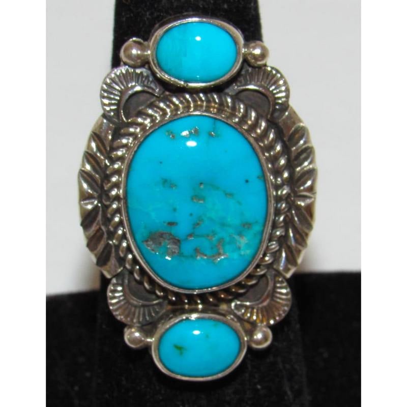 Navajo Sleeping Beaty Turquoise Ring Size 7 Sterling Native American Signed: Navajo Sleeping Beaty Turquoise Ring Size 7 Sterling Native American Signed. For your consideration is this stunning Native American Navajo sterling silver and three stone Sleeping Beauty mine turquoi