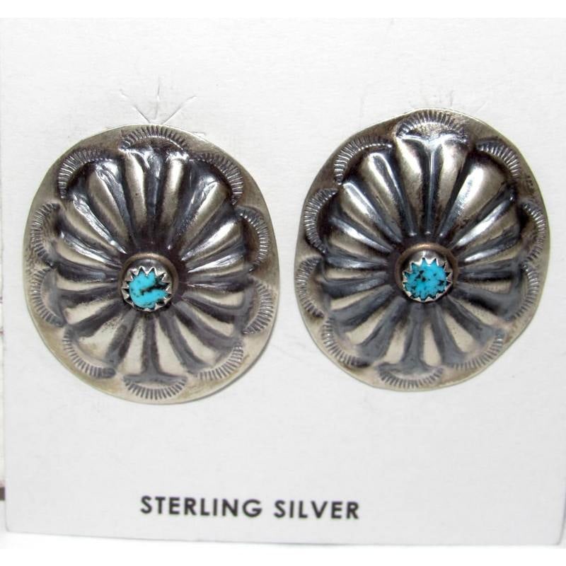 Navajo Concho Stud Earrings Sterling Silver Turquoise Native American: Fab pair of classic Navajo sterling silver and Blue Kingman mine turquoise concho stud earrings. Fab pieces with classic concho design. Measure about 1". Fab classic Navajo concho stud earrings