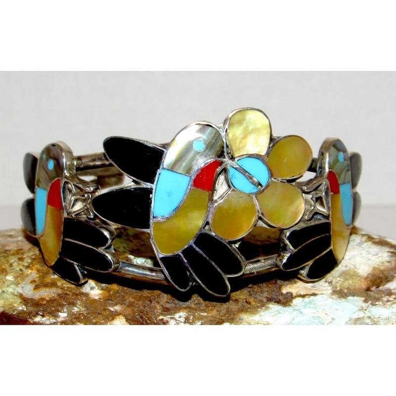 Vintage Zuni Inlay Hummingbird Cuff Bracelet Sterling Silver Jet Turquoise Shell: Vintage Zuni Inlay Hummingbird Cuff Bracelet Sterling Silver Jet Turquoise Shell. For your consideration is this exquisite Zuni sterling silver and etched, multi stone inlay hummingbird cuff bracelet.
