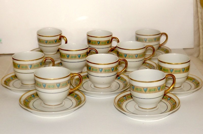 10 PC LIMOGES DEMI TASSE SET: 10 PC. ANTIQUE LIMOGES W.G. & Co DEMITASSE SET. No chips, cracks, repairs. NO BUYER PREMIUM. EASY IN HOUSE SHIPPING.