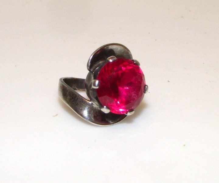 Taxco Pre Eagle 925 Ruby Ring (1 of 1)