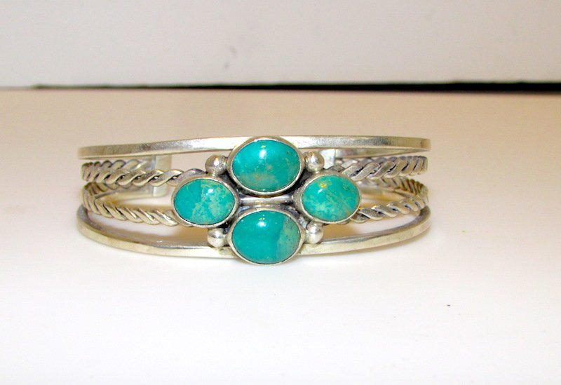 Vintage Navajo Sterling Silver Turquoise Bracelet (1 of 2)
