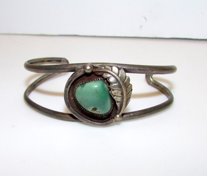 Old Pawn Navajo Sterling Turquoise Cuff Bracelet (1 of 2)