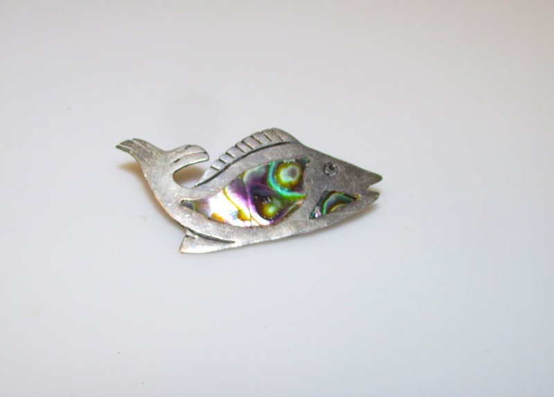 Vintage Taxco Mexican Eagle Mark 925 Inlay Fish Pin (1 of 2)