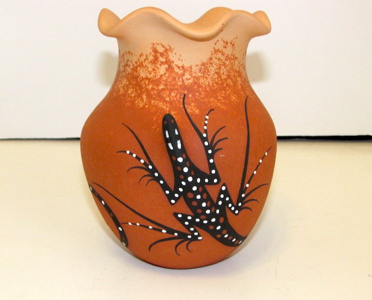 Zuni 3D Lizard Pottery by D. Celicion (1 of 2)