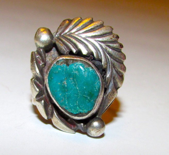 Old Pawn Sterling Turuqoise Navajo Ring 7.5 (1 of 2)