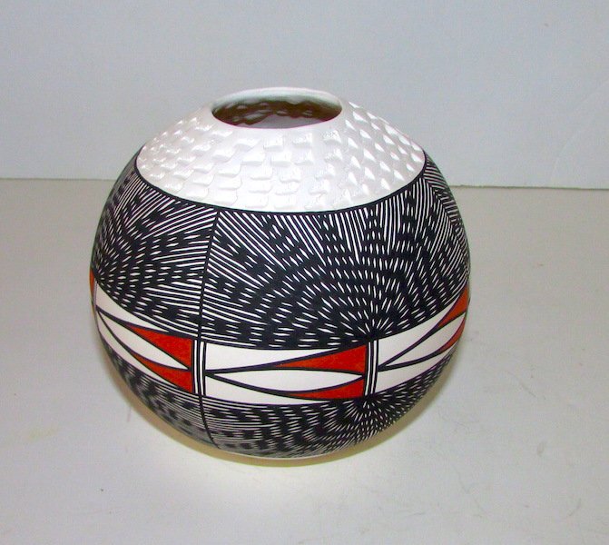 Acoma Pueblo H.Concho Eyedazzler Pottery. Collectible. (1 of 4)