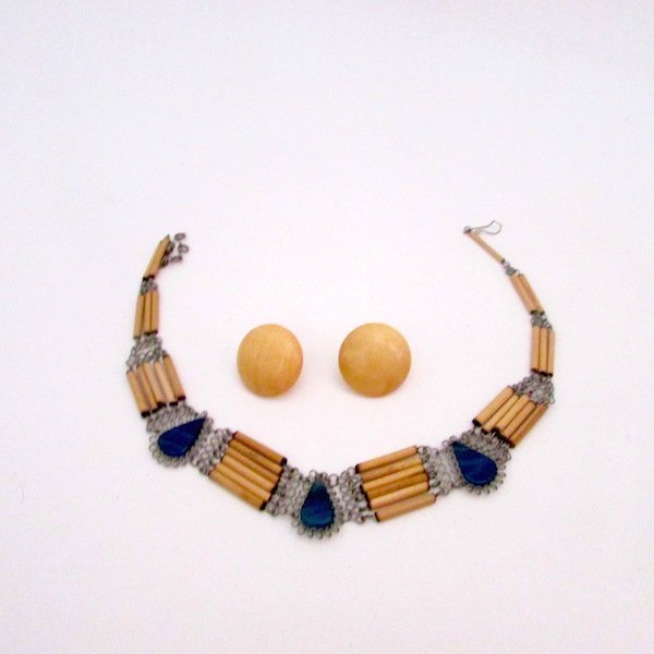 Native American Old Pawn Wooden Necklace Earrings: Vintage Native American Old Pawn wooden choker necklace and earrings. Necklace is accented with azurite. Good Condition
