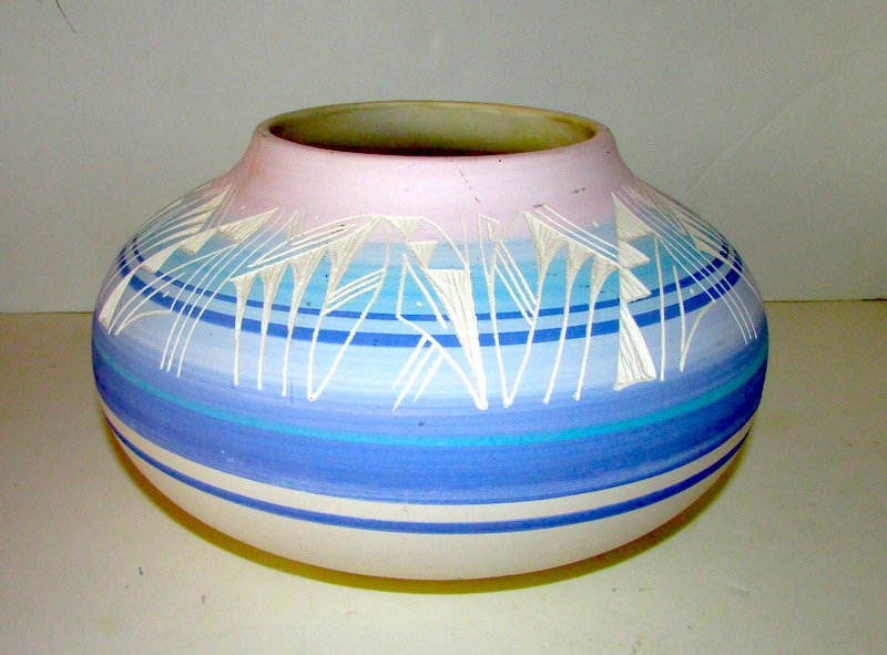 Vintage Native American Navajo Large  Pottery. Olla. (1 of 2)