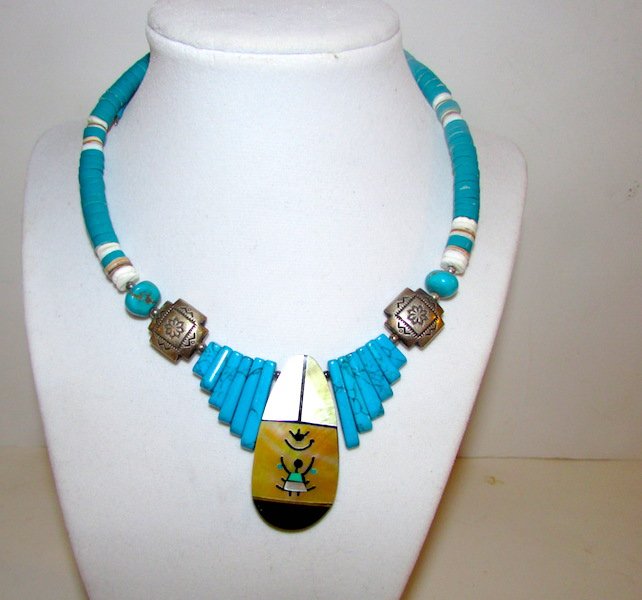 Native American SANTO DOMINGO Necklace (1 of 1)