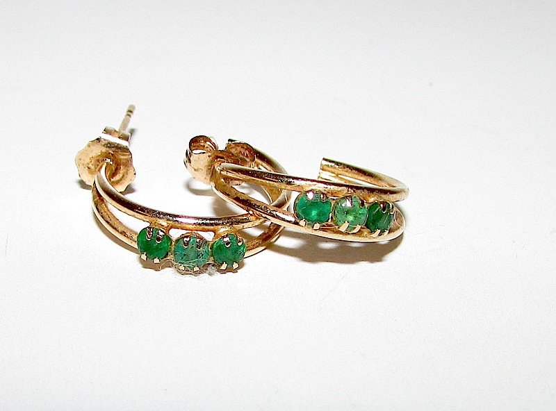 10 Yellow Gold Emerald Earrings (1 of 4)