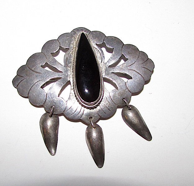 Art Nouveau Sterling Onyx Filigree Brooch Pin (1 of 1)