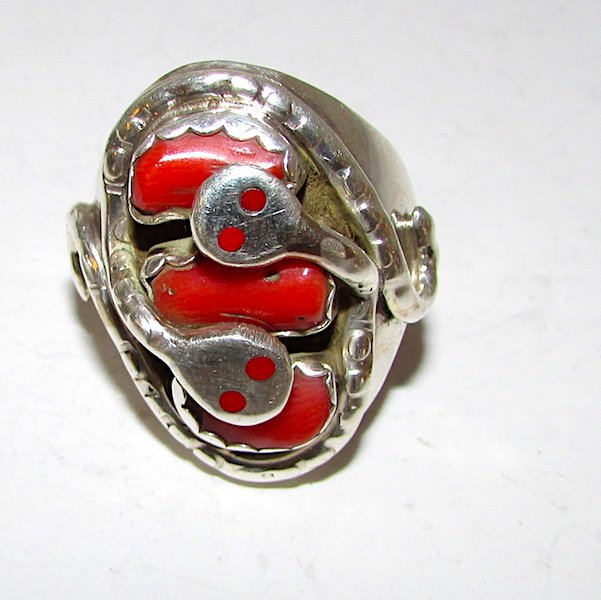 Zuni EFFIE CALAVAZA Sterling Coral Serpent Ring Size 10 (1 of 3)