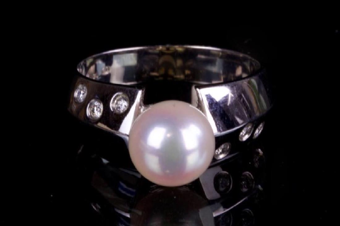 14K GOLD RING WITH PEARL AND DIAMOND (1 of 2)