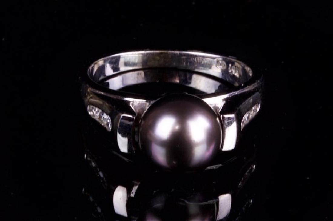 14K WHITE GOLD AND BLACK PEARL RING (1 of 2)