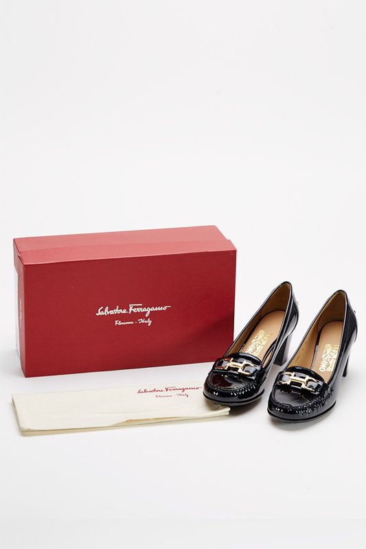New Salvatore Ferragamo Tiaga SS Black Leather Pumps 9 (1 of 5)