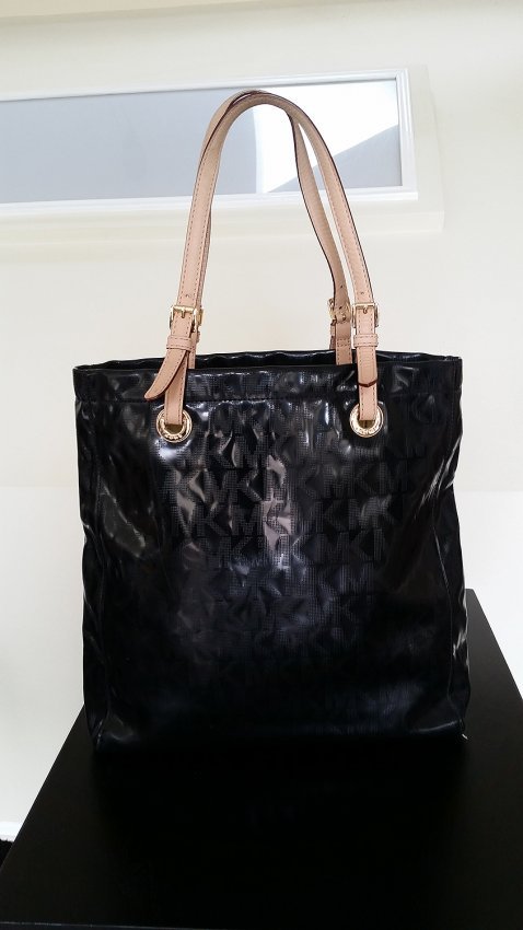 Authentic Michael Kors Jet Set Bag (1 of 6)