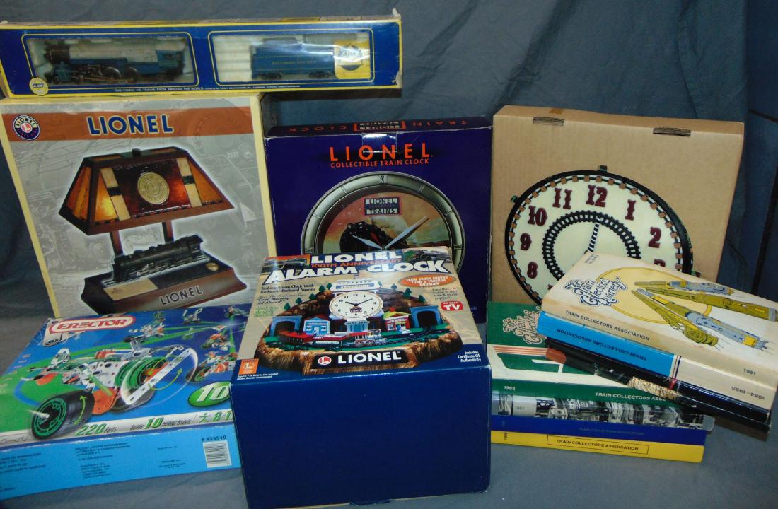 Large Lot of Lionel and Other. (1 of 6)