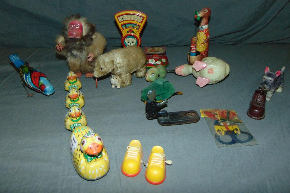 Wind Up Toy Lot.: Includes Gorilla, Ducks, Celluloid Pieces.