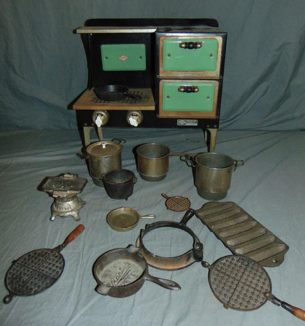 Large Empire Toy Stove. (1 of 3)