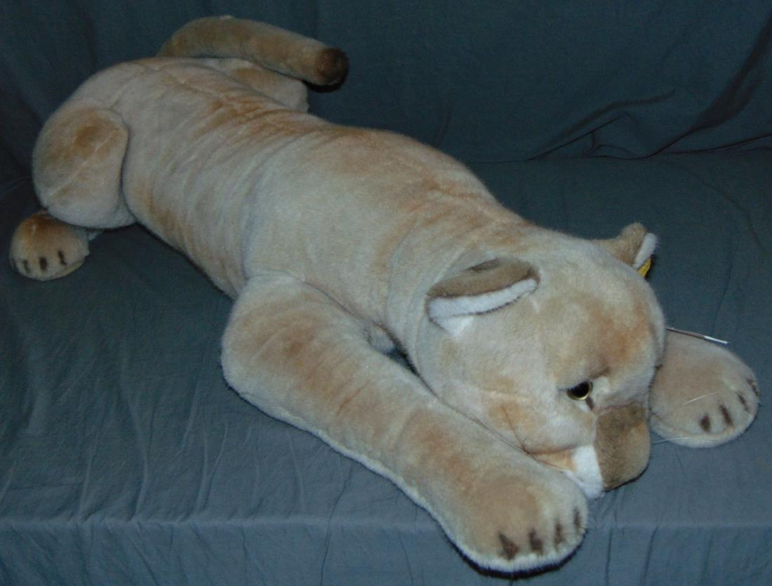 Steiff Lioness. (1 of 6)