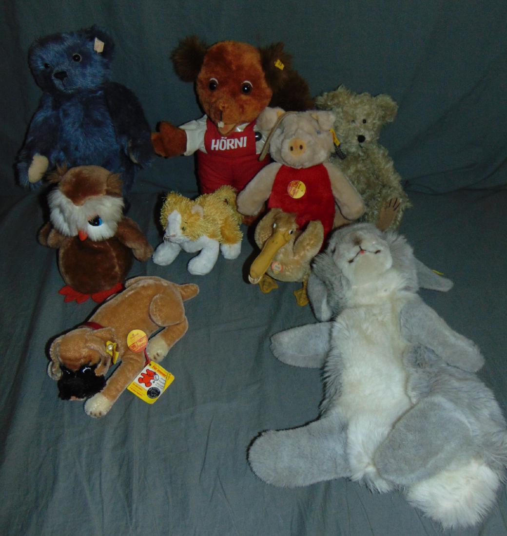 Steiff Lot and other pieces.: Includes Steiff Bears, Horni, Musik Piggy and others.