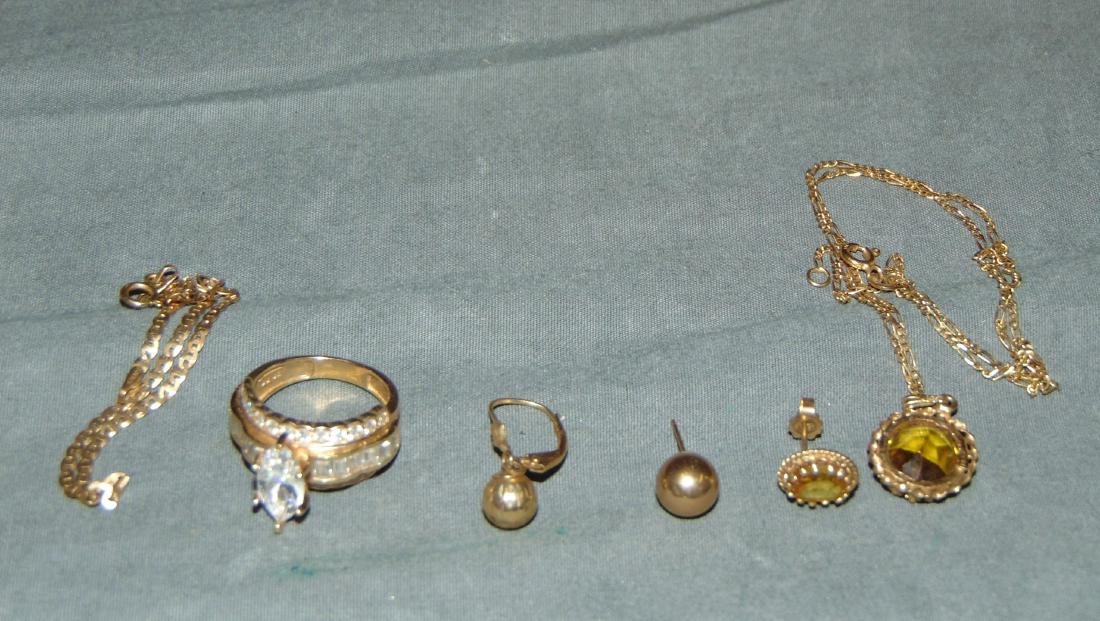 14K Gold Jewelry Lot. (1 of 4)