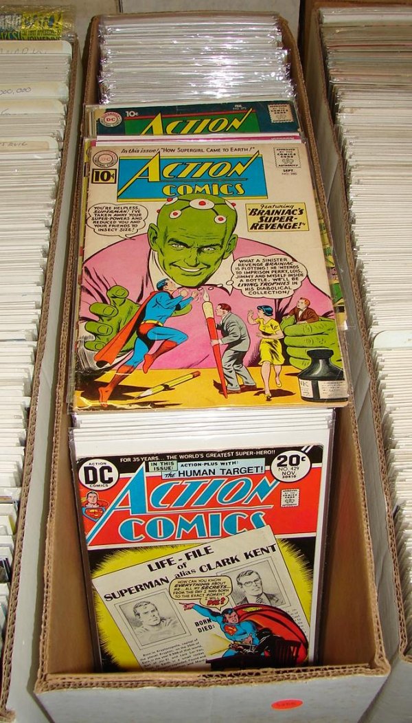 LONG COMIC BOX - ACTION COMICS