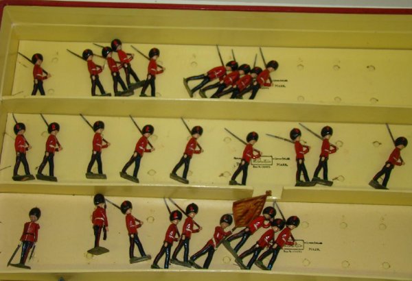BRITAINS. #1555 BOXED. - 5