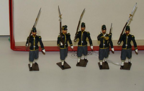 MIGNOT. FRENCH CHASSEURS. - 2