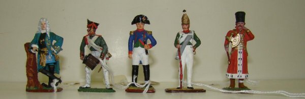 LOT OF 5 SOLDIER FIGURES